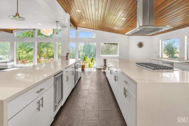 4200 Flintridge Drive, Bakersfield, CA 93306