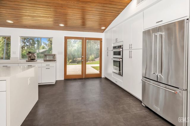 4200 Flintridge Drive, Bakersfield, CA 93306