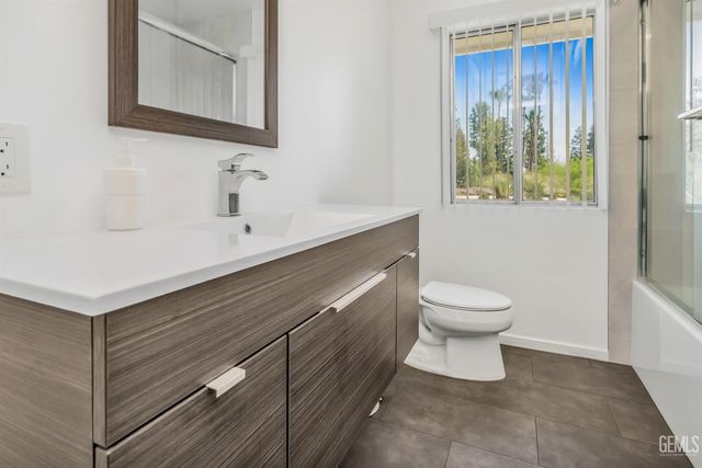 4200 Flintridge Drive, Bakersfield, CA 93306