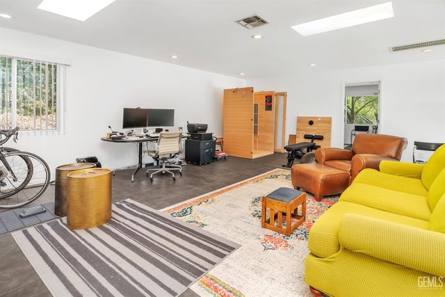 4200 Flintridge Drive, Bakersfield, CA 93306