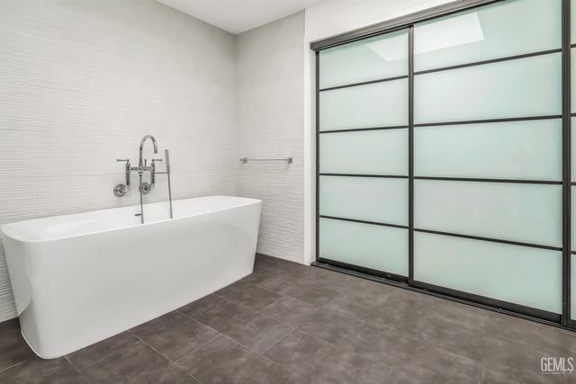 4200 Flintridge Drive, Bakersfield, CA 93306