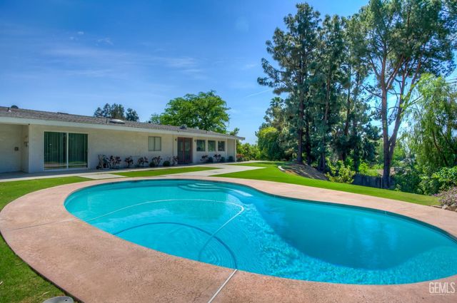 4200 Flintridge Drive, Bakersfield, CA 93306