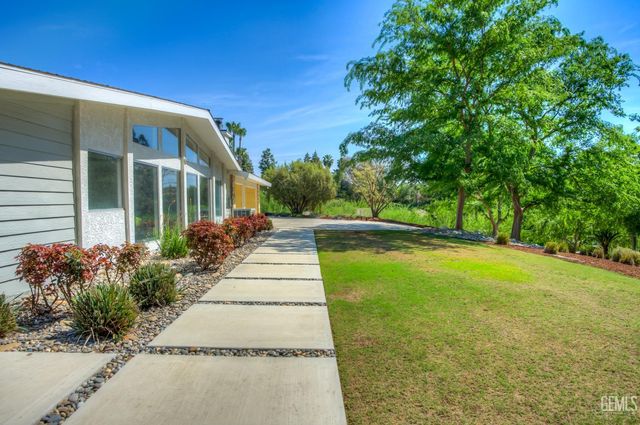 4200 Flintridge Drive, Bakersfield, CA 93306