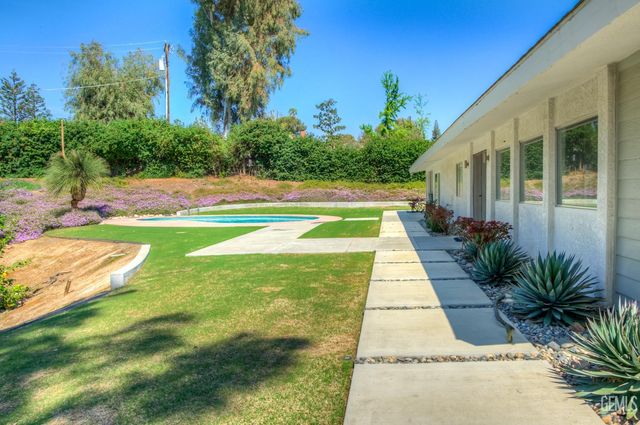 4200 Flintridge Drive, Bakersfield, CA 93306