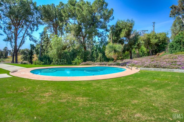 4200 Flintridge Drive, Bakersfield, CA 93306