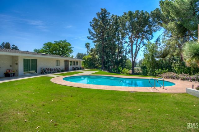 4200 Flintridge Drive, Bakersfield, CA 93306