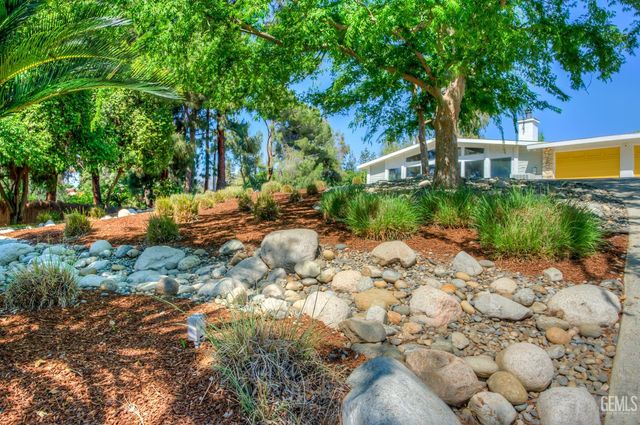4200 Flintridge Drive, Bakersfield, CA 93306