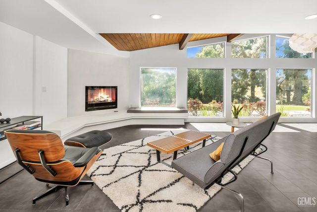 4200 Flintridge Drive, Bakersfield, CA 93306