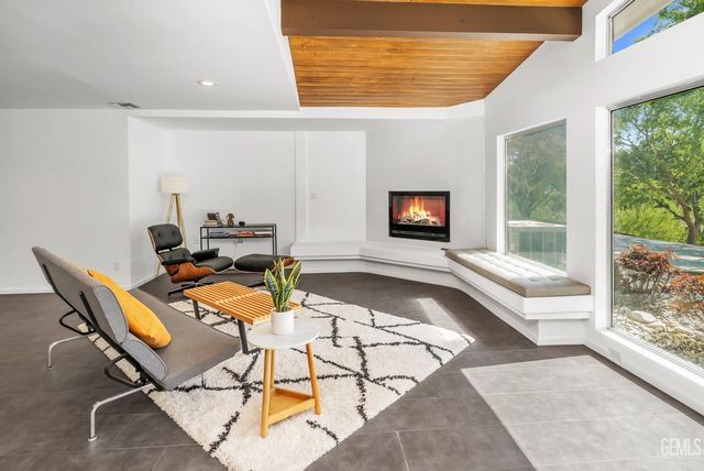 4200 Flintridge Drive, Bakersfield, CA 93306