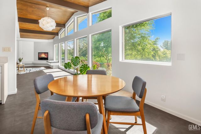 4200 Flintridge Drive, Bakersfield, CA 93306