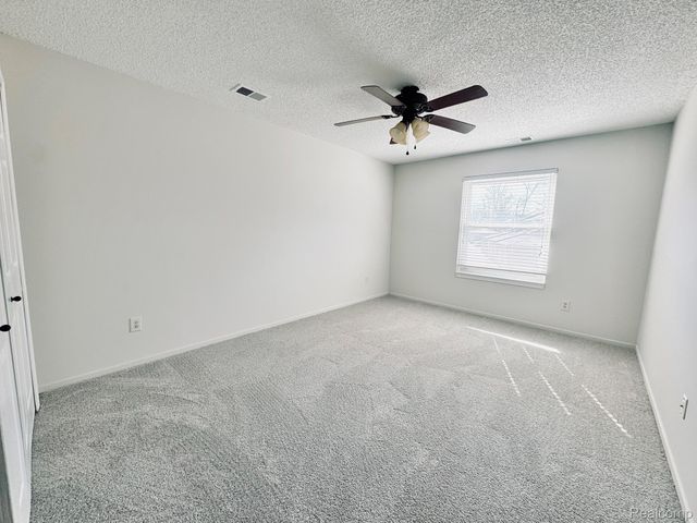 4956 Oak Hill Drive 78, Waterford Charter Township, MI 48329