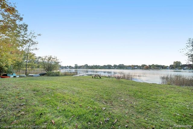 4956 Oak Hill Drive 78, Waterford Charter Township, MI 48329