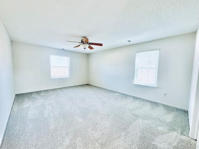 4956 Oak Hill Drive 78, Waterford Charter Township, MI 48329
