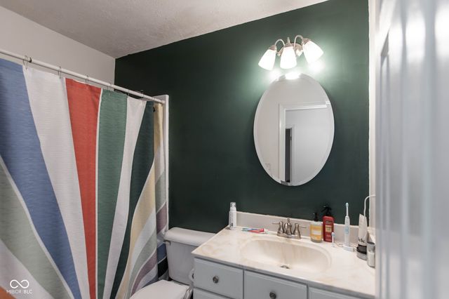 720 W Smith Valley Road, Greenwood, IN 46142