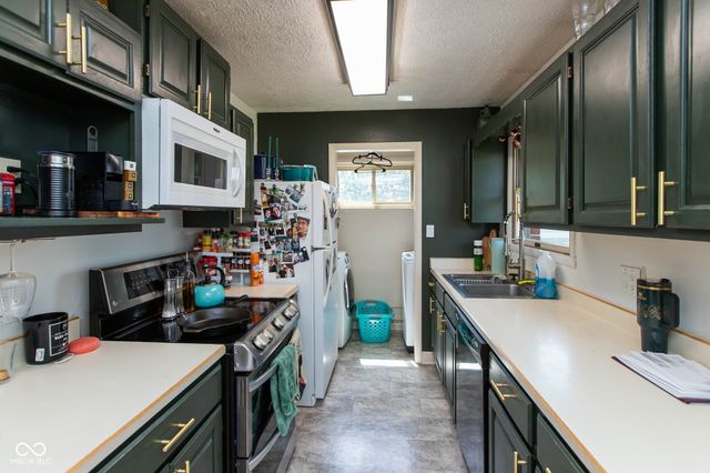 720 W Smith Valley Road, Greenwood, IN 46142