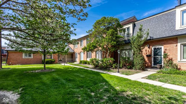 1176 Canterbury Court C, Indianapolis, IN 46260