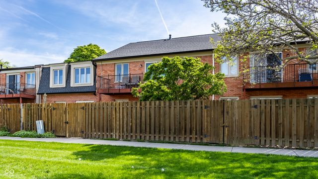 1176 Canterbury Court C, Indianapolis, IN 46260