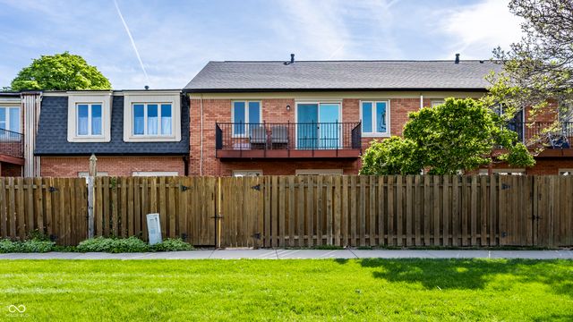 1176 Canterbury Court C, Indianapolis, IN 46260