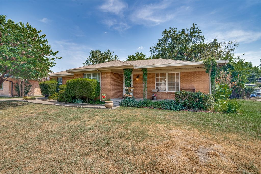 808 Branch Drive, Garland, TX 75041