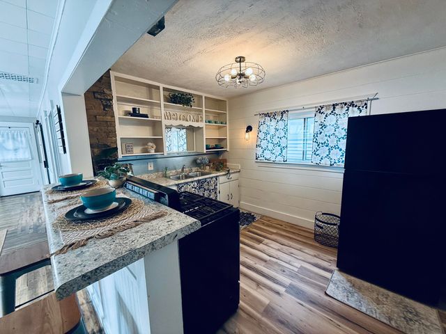 420 N ROBERT Street, Ludington, MI 49431