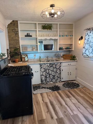 420 N ROBERT Street, Ludington, MI 49431