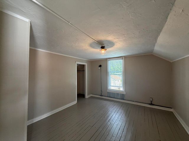 420 N ROBERT Street, Ludington, MI 49431