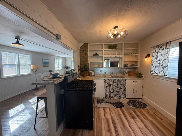 420 N ROBERT Street, Ludington, MI 49431