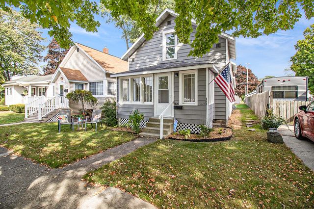 420 N ROBERT Street, Ludington, MI 49431