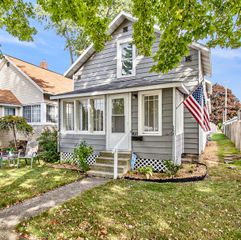420 N ROBERT Street, Ludington, MI 49431