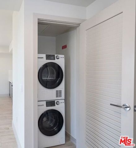 750 S Kingsley Drive 205, Los Angeles, CA 90005