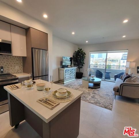 750 S Kingsley Drive 205, Los Angeles, CA 90005