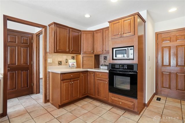 7195 Mohawk Trail Road, Miami Twp, OH 45459