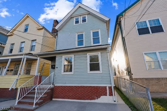 136 Smith St, Elizabeth City, NJ 07201
