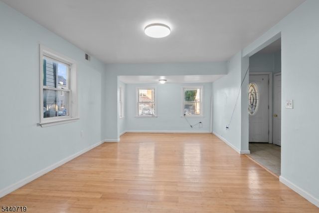 136 Smith St, Elizabeth City, NJ 07201