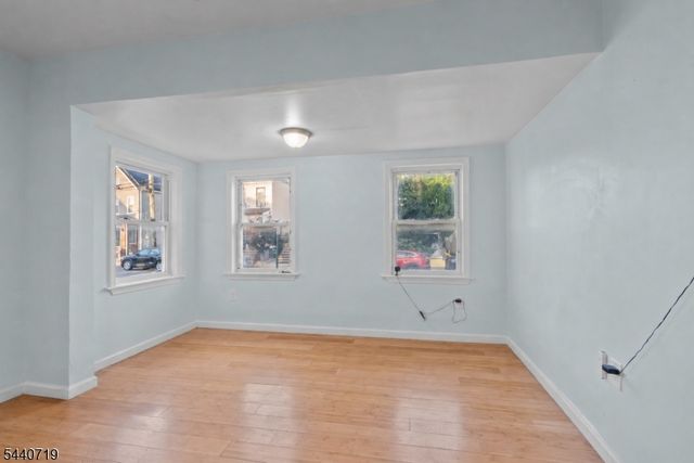 136 Smith St, Elizabeth City, NJ 07201