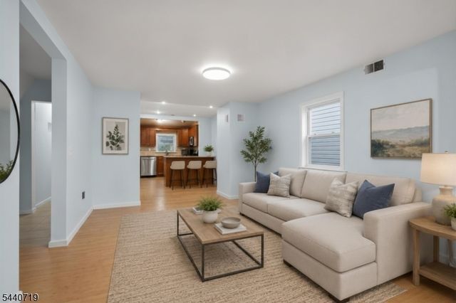 136 Smith St, Elizabeth City, NJ 07201