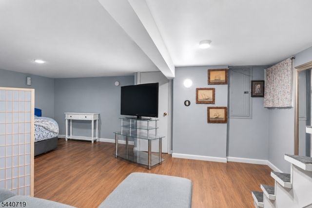 136 Smith St, Elizabeth City, NJ 07201
