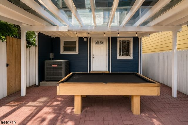 136 Smith St, Elizabeth City, NJ 07201