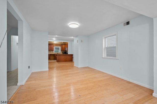 136 Smith St, Elizabeth City, NJ 07201