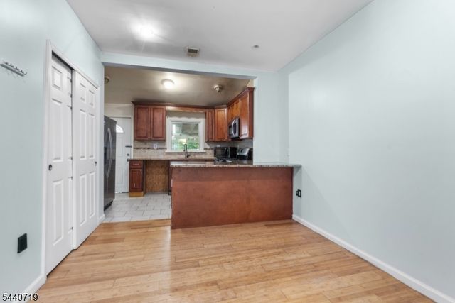 136 Smith St, Elizabeth City, NJ 07201
