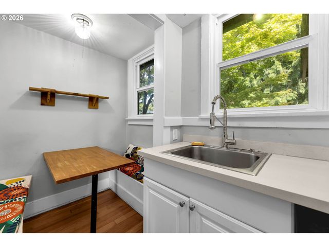 5230 Ne 33RD Ave, Portland, OR 97211