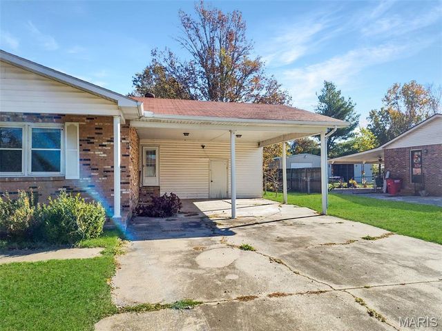 109 Andrea Street, Sikeston, MO 63801