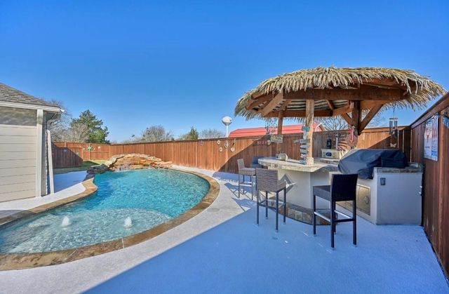 306 Matula Avenue, Schulenburg, TX 78956