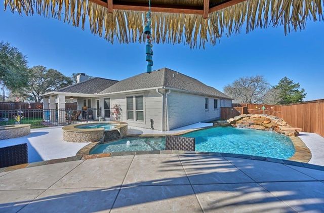 306 Matula Avenue, Schulenburg, TX 78956