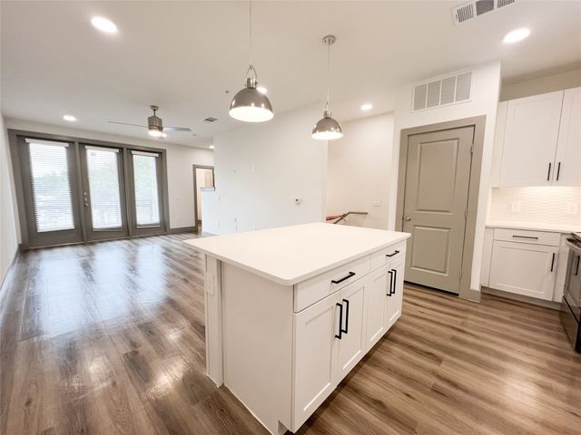 4020 McEwen Road 10114, Farmers Branch, TX 75244