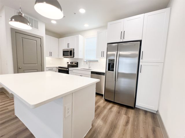 4020 McEwen Road 10114, Farmers Branch, TX 75244