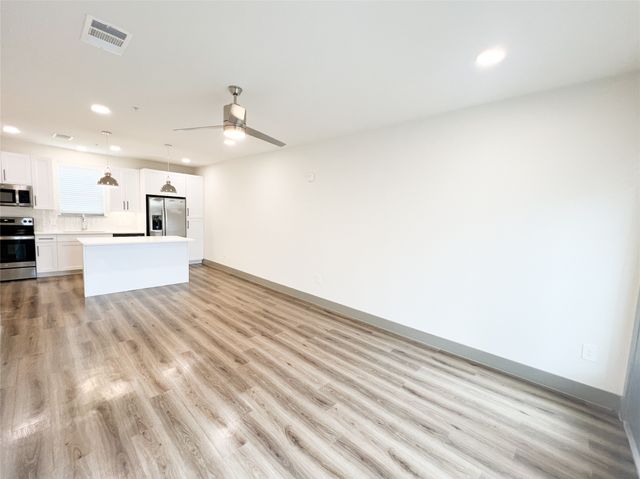 4020 McEwen Road 10114, Farmers Branch, TX 75244