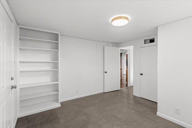 927 E Walnut ST, La Grange, TX 78945