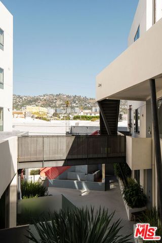 616 N Croft Avenue 6, Los Angeles, CA 90048