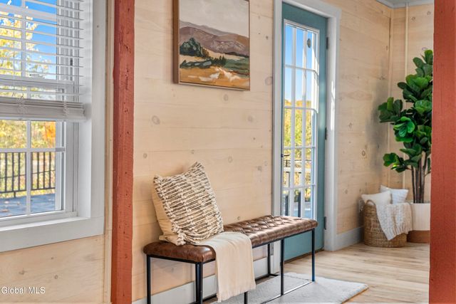 33 White Church Lane, Troy, NY 12180